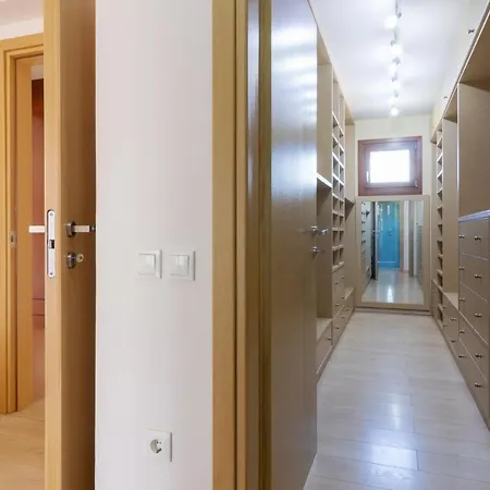 Ble Oneiro Luxury Villa *