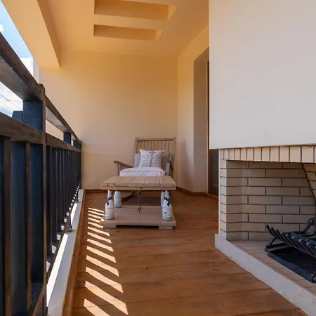 Ble Oneiro Luxury Villa *